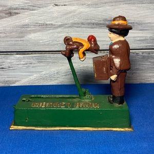🐒 VNTG CAST IRON MONKEY AND GRINDER COIN BANK 🐒